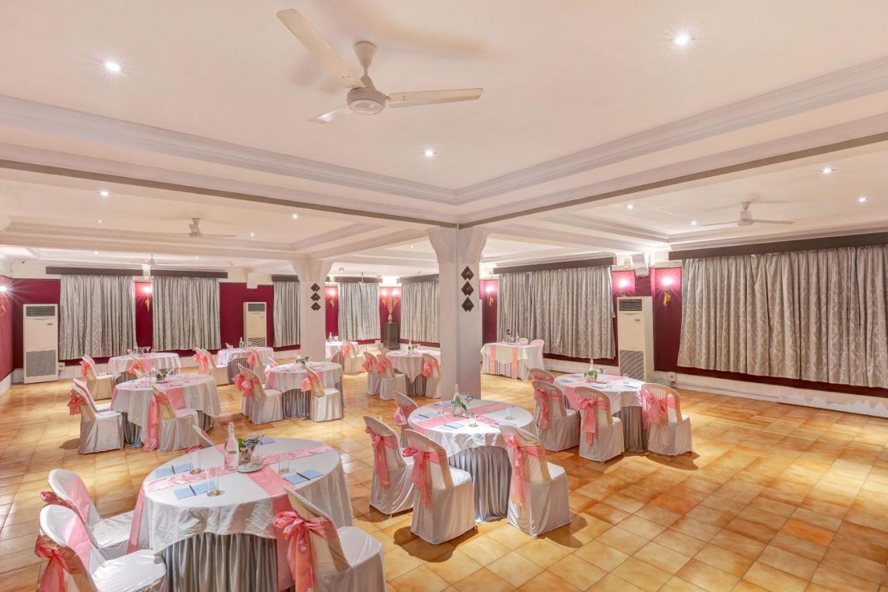 Club Mahindra Acacia Palms Hotel Colva Exterior photo